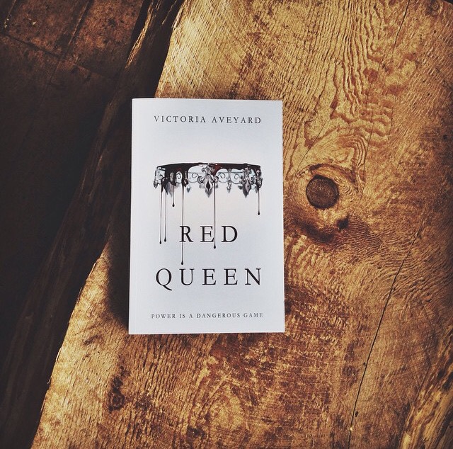 Red Queen by Victoria Aveyard, Review (No Spoilers)